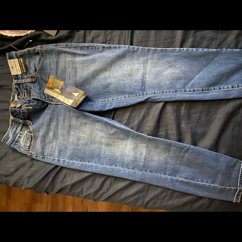 High Rise Jeans - Picture 2 of 3